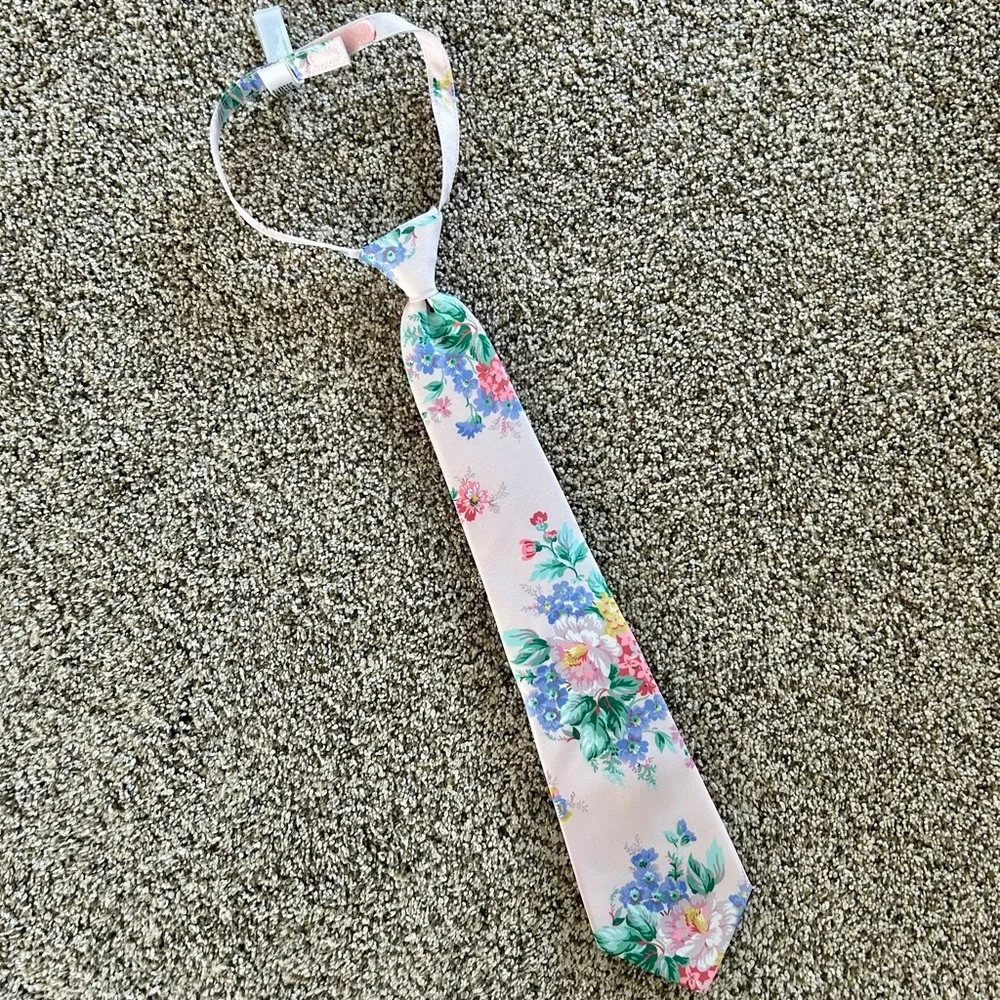 Janie and Jack tie